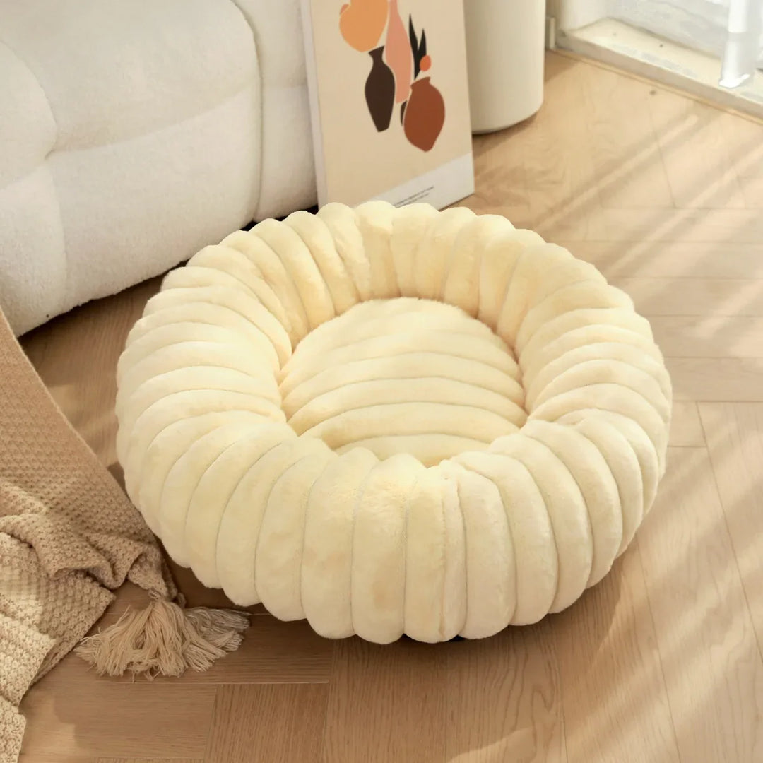 Round donut dog bed made of plush with non-slip bottom Bowlift