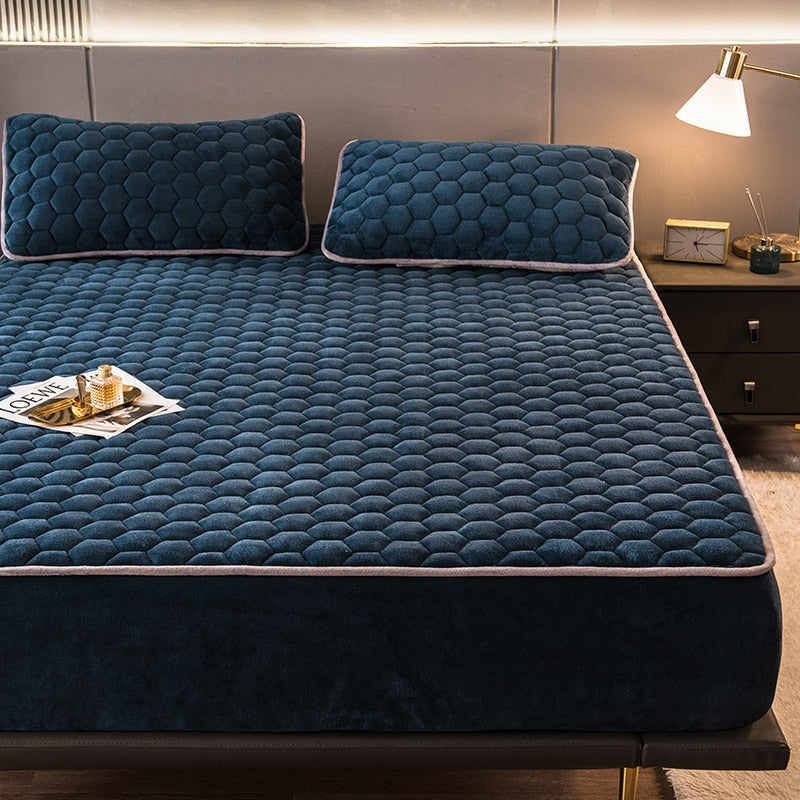 BowLift | Elegant Velvet Thick Mattress Cover