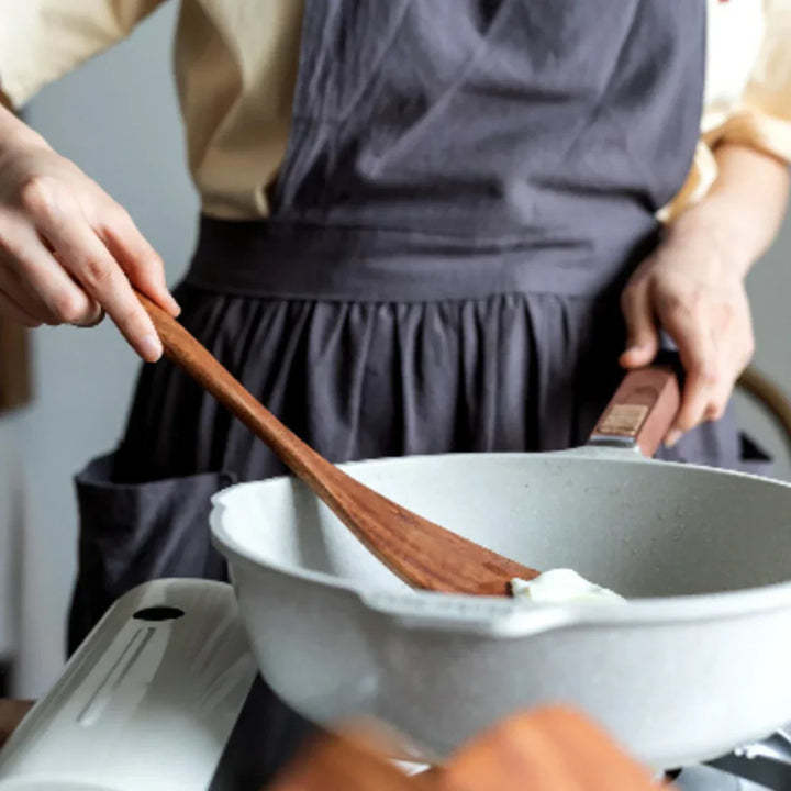 EcoWood – Luxurious cookware set made of wood with storage bucket Bowlift