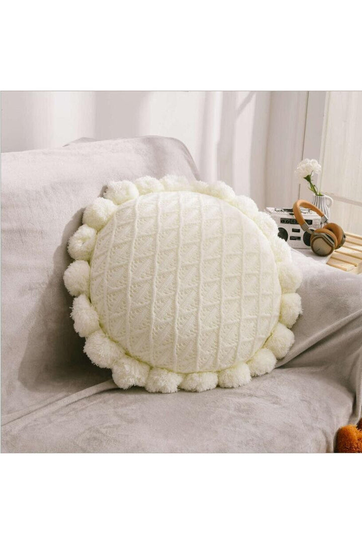 decorated round cushions | Bowlift