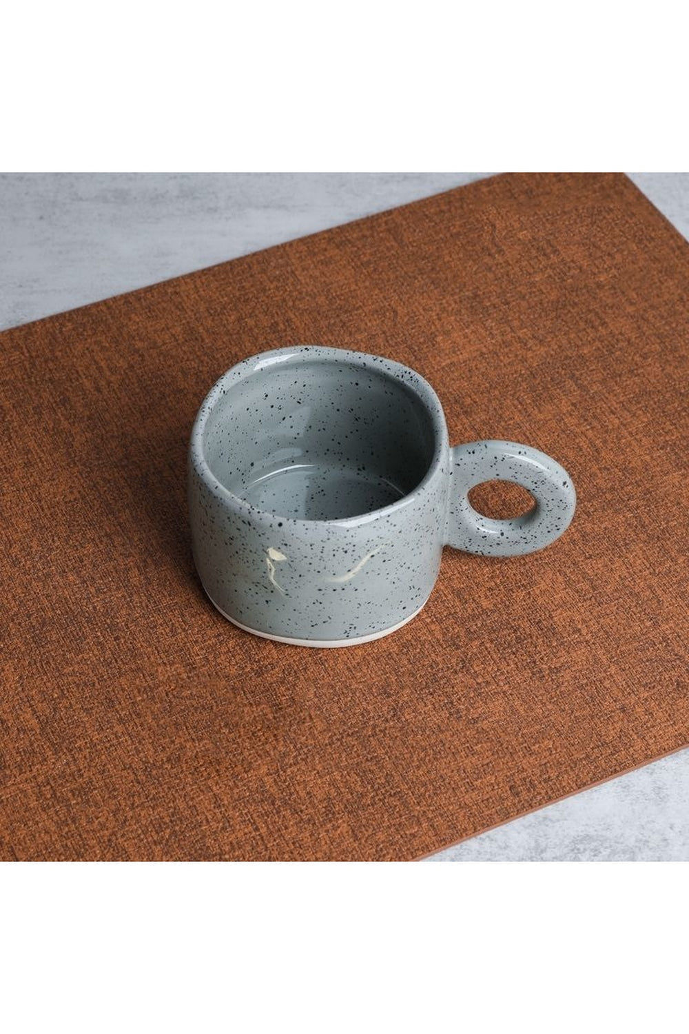 Porcelain-handgrip-cup | Bowlift