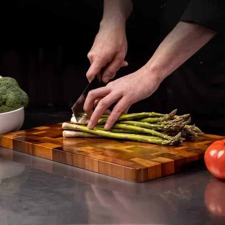 Half-cut wooden cutting board Bowlift