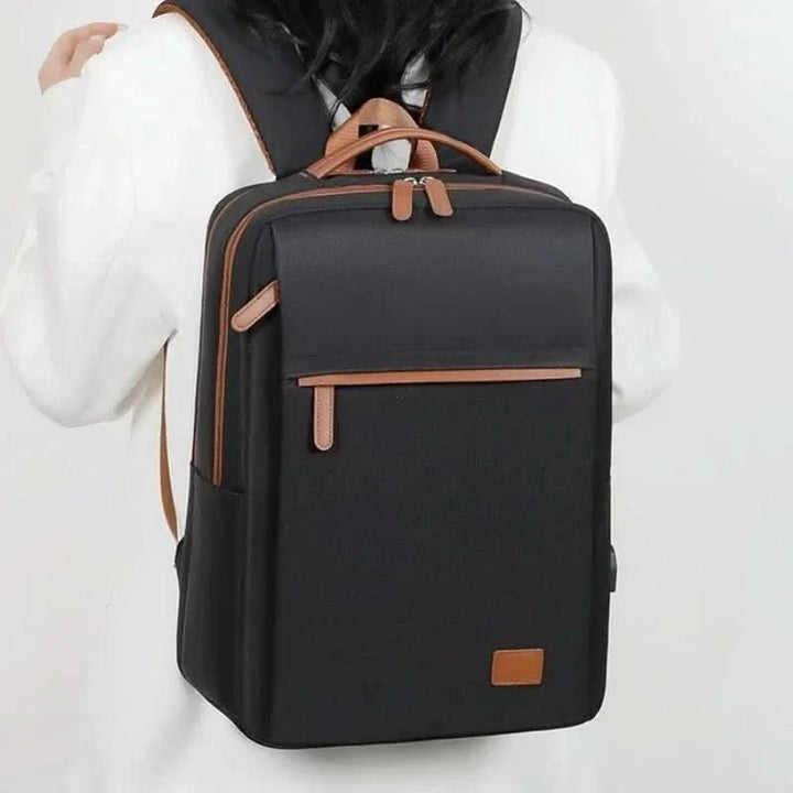 BowLift | Multifunctional travel backpack with laptop compartment and USB port