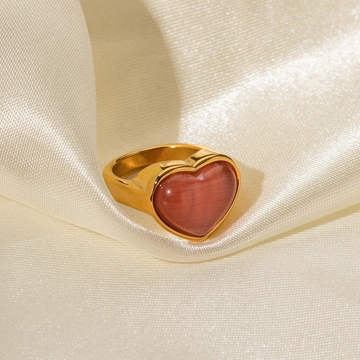 BowLift | Elegant Pink Heart Stone Ring
