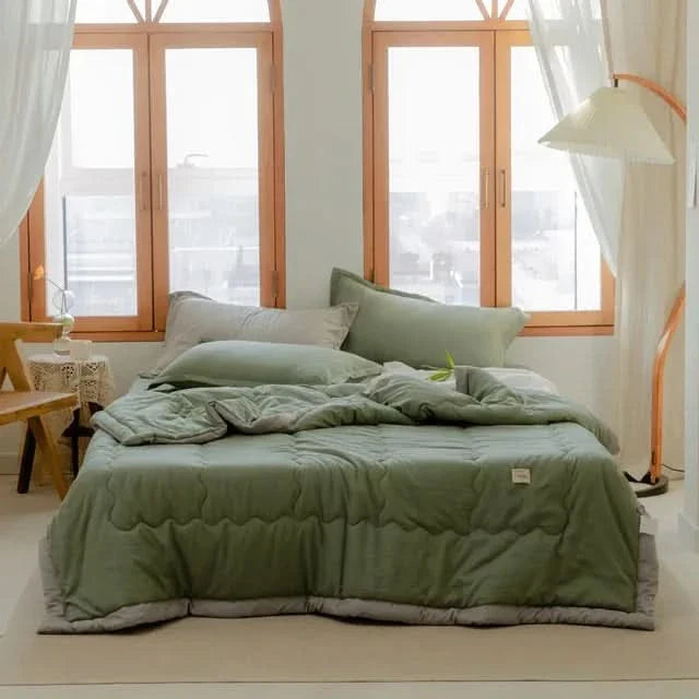 BowLift | ComfyLux - Premium Lightweight Blanket