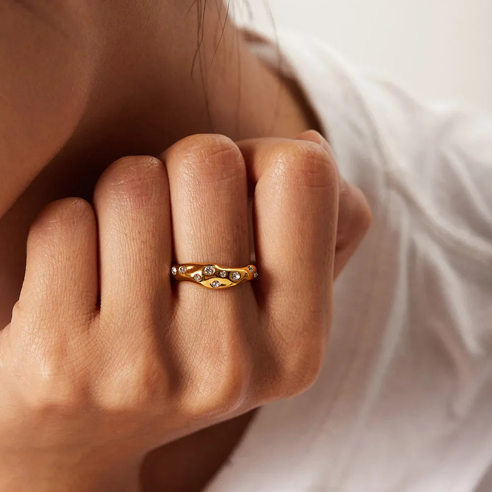 BowLift | Gold Diamond Embedded Ring
