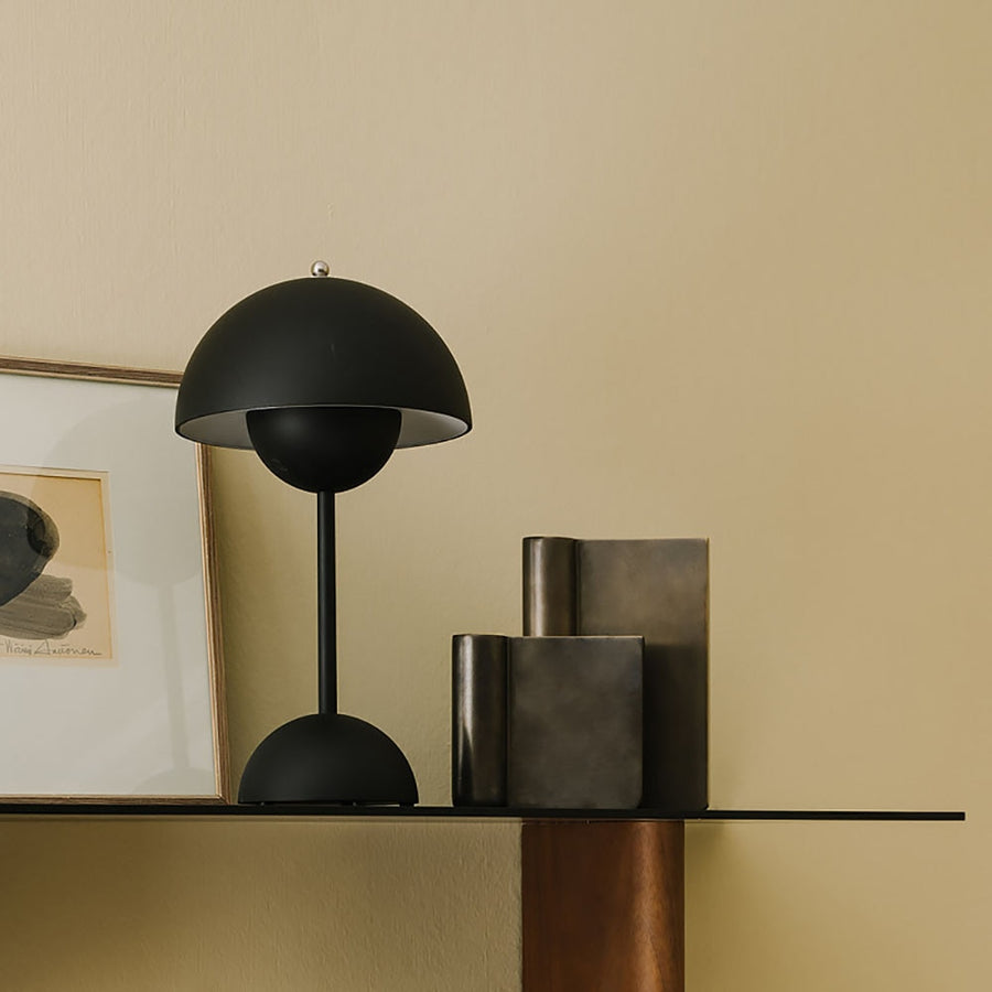 BowLift | Minimalist Flowerpot Table Lamp - Rechargeable Bedside Lamp & Cordless Design Mushroom Shaped Lamps