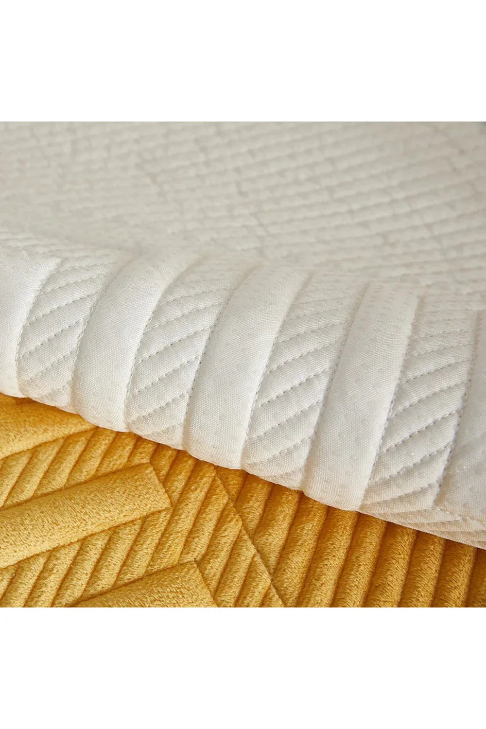 Soft Quilted Sofa Cover | Bowlift
