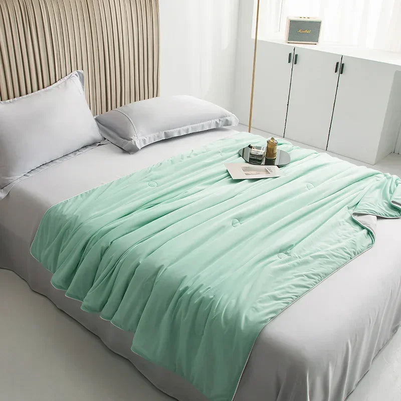 High-Quality Cooling Blanket – Smooth Air-Conditioning Comforter, Lightweight Summer Quilt with Double-Sided Cooling Fabric | Bowlift