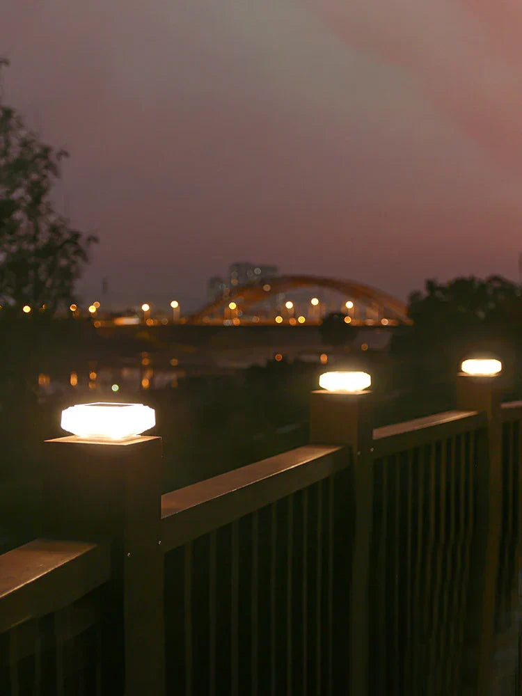 BowLift | SolunaCap Solar Light | LED Outdoor Light | Weatherproof & Electric-Free | For Garden & Post
