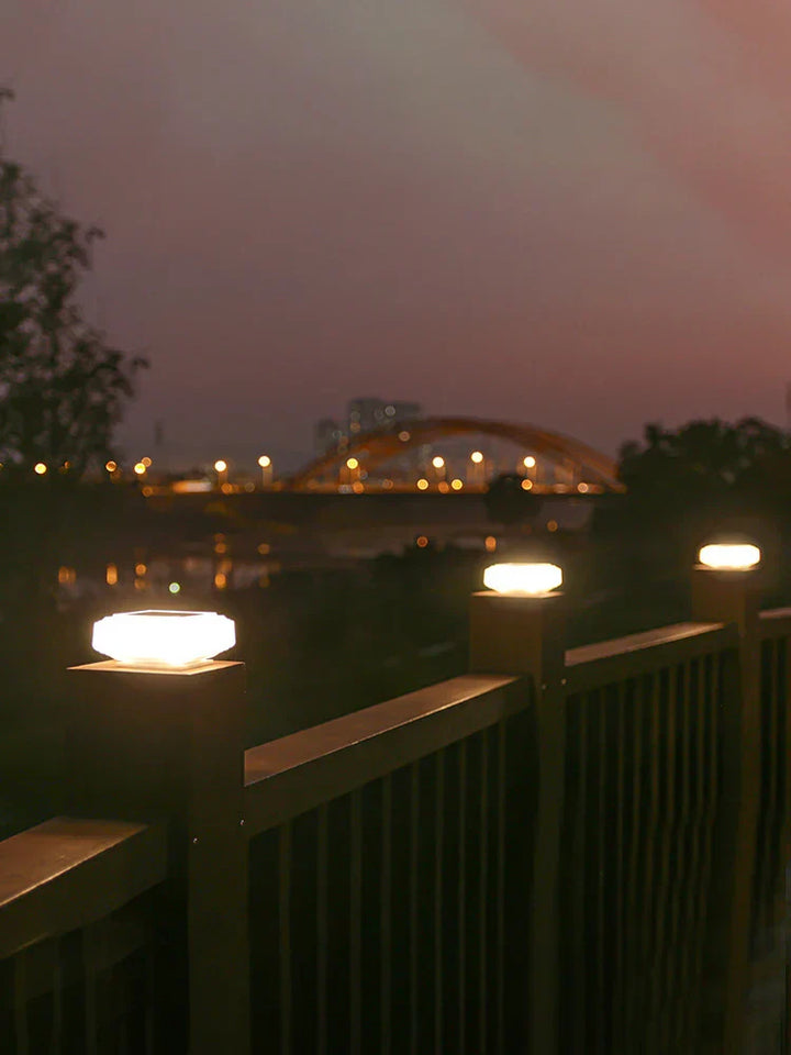 BowLift | SolunaCap Solar Light | LED Outdoor Light | Weatherproof & Electric-Free | For Garden & Post