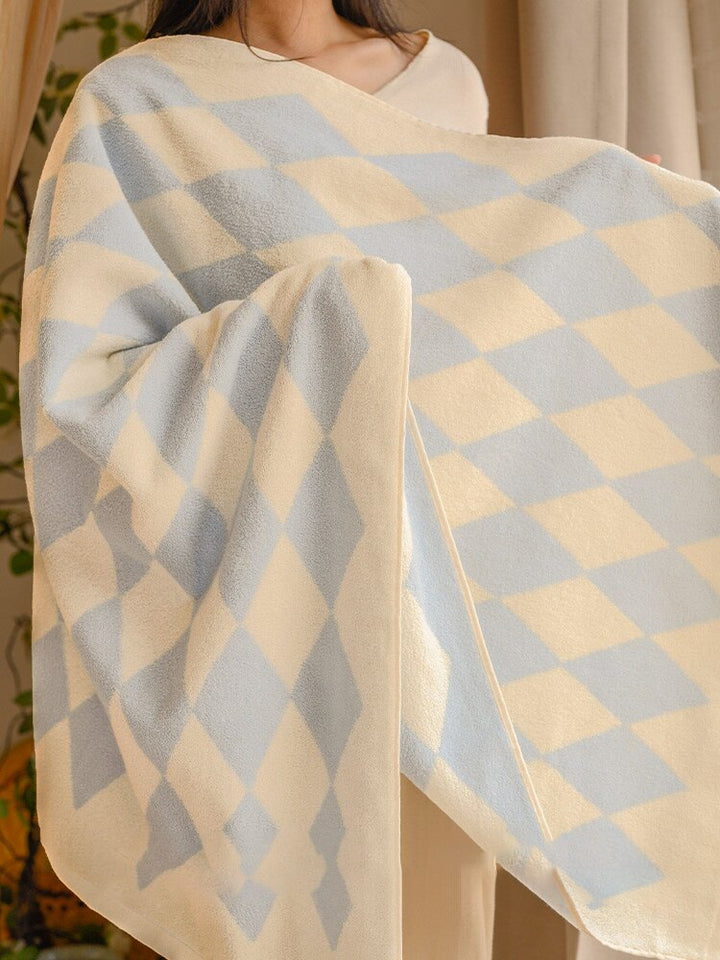 Retro Diamond Bath Towel | Bowlift