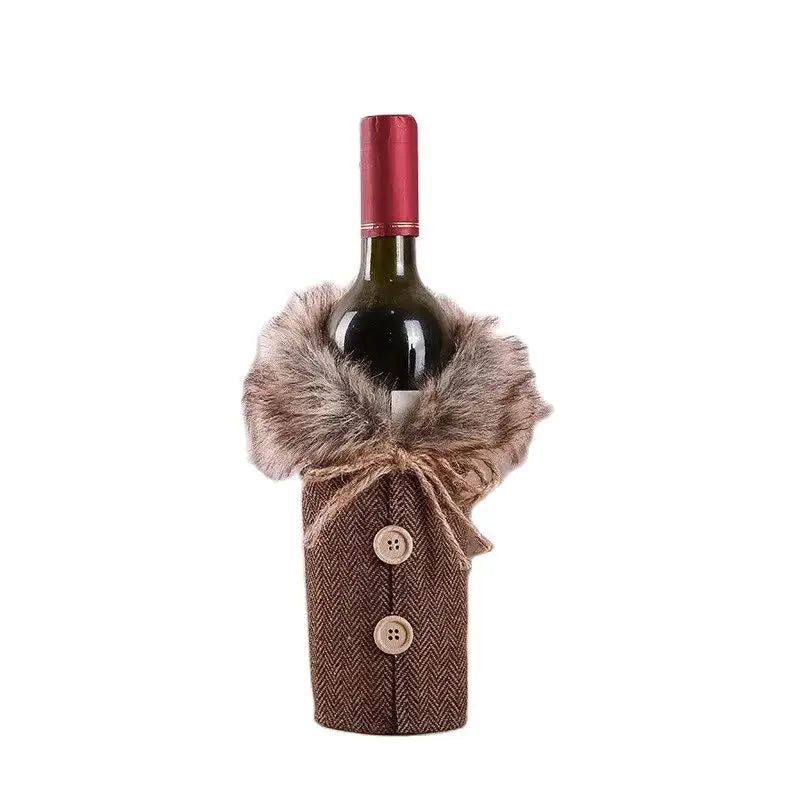 Christmas bottle cover with fur collar – festive cover for wine bottles, gnome decoration for Christmas, perfect as gift wrapping | Bowlift