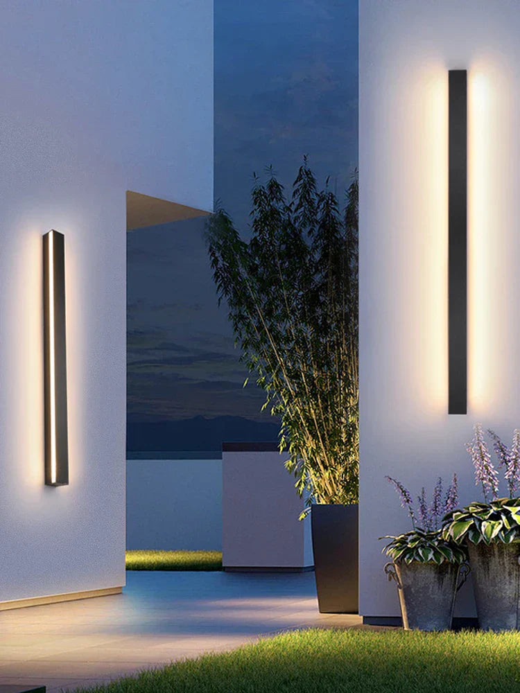 Modern Outdoor Lamp in Black Bowlift