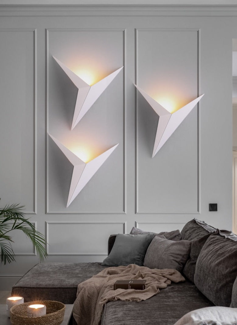 BowLift | TriGlow – Triangular Wall Lamp for Sleek, Modern Lighting
