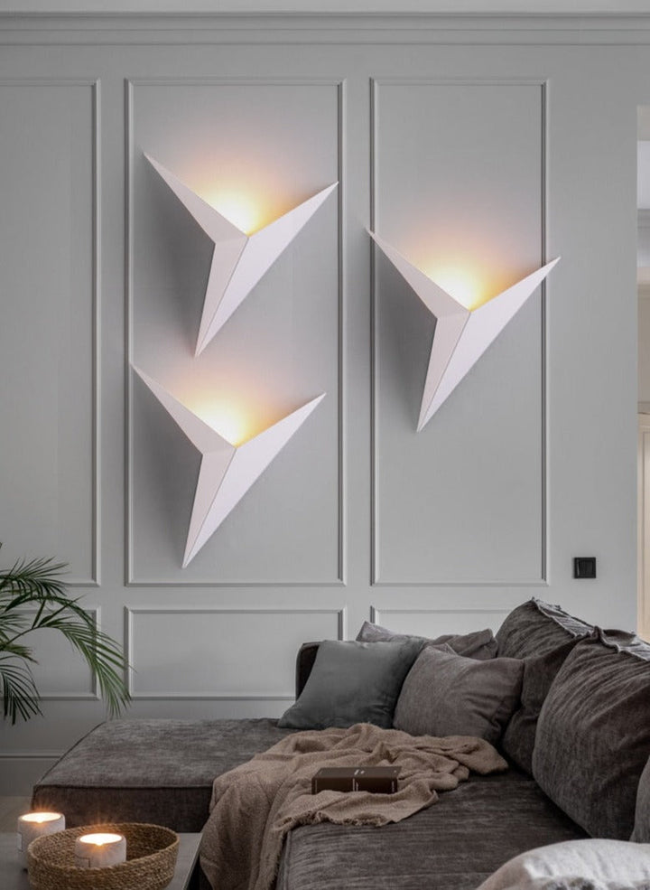 BowLift | TriGlow – Triangular Wall Lamp for Sleek, Modern Lighting