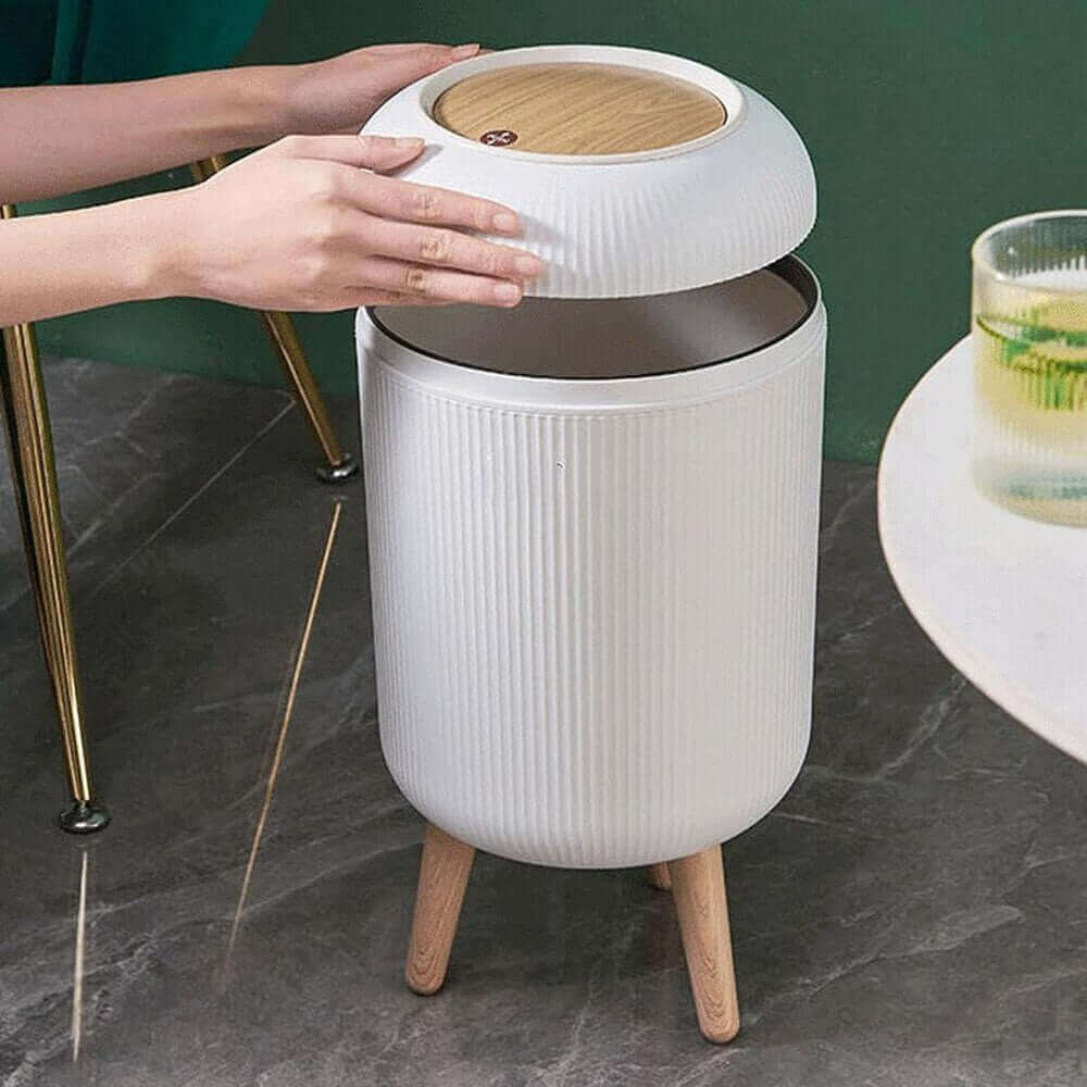 BowLift | Enhance your bathroom with the stylish 10L container with lid