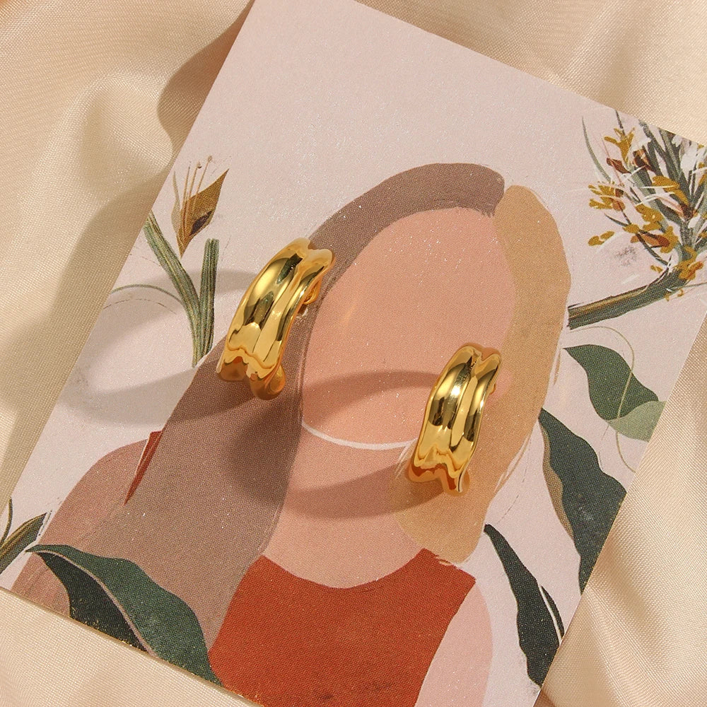 BowLift | Minimal Textured Crevice Earrings