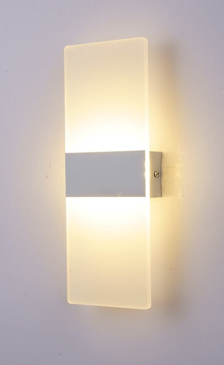 BowLift | SoftBeam – Streamlined Wall Lamp Perfect for Bedrooms