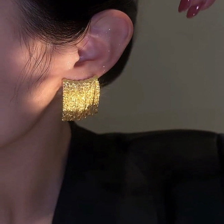 BowLift | Golden Shining City Tassel Earring