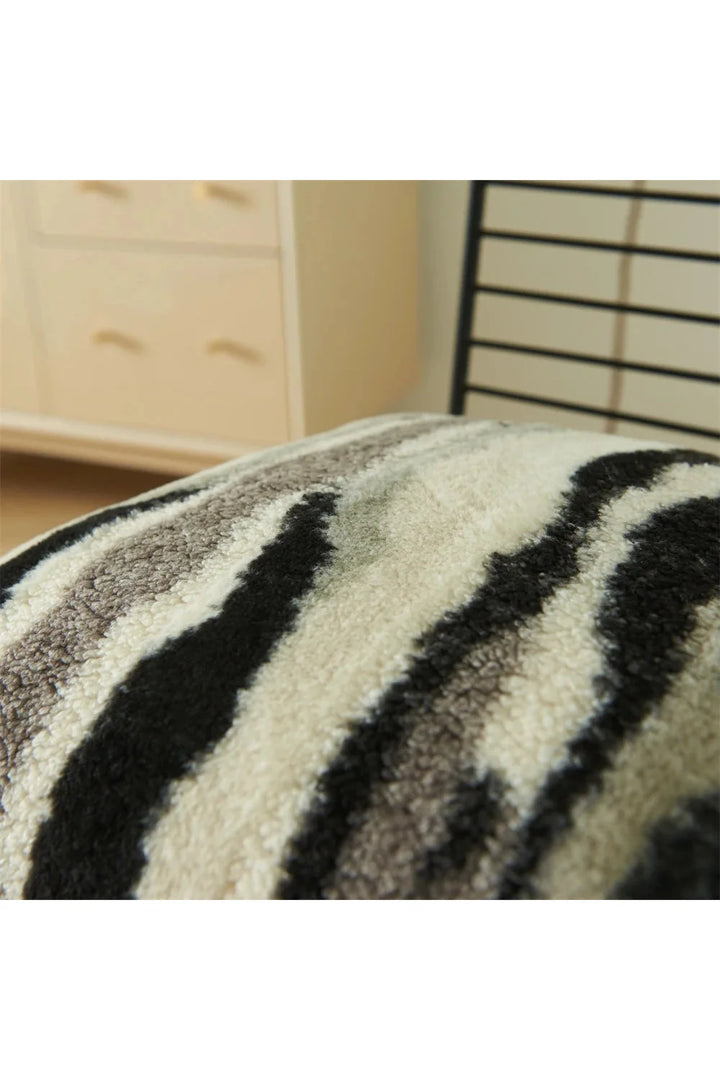 Plush Nordic Pillowcase | Bowlift