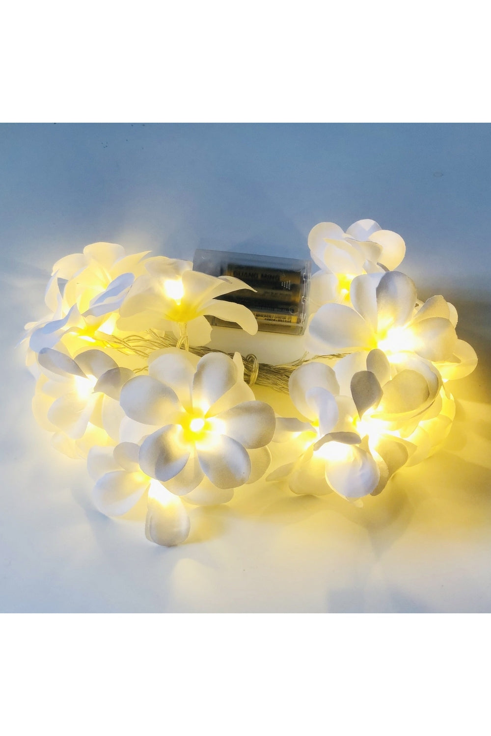 white rose light garland | Bowlift