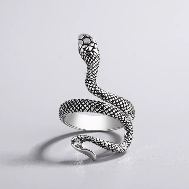 BowLift | Textured Snake Steel Ring