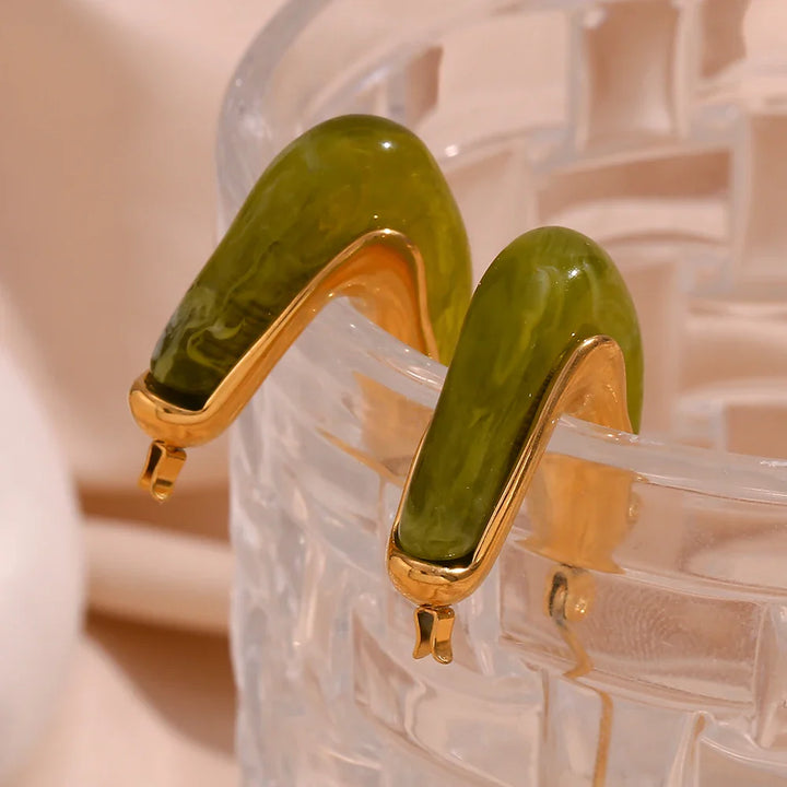 BowLift | 18k Classy V Hoop Earrings