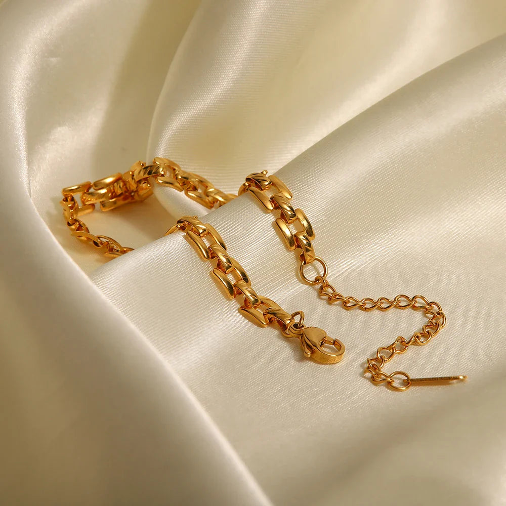 BowLift | 18k Thin Horology Inspired Bracelet