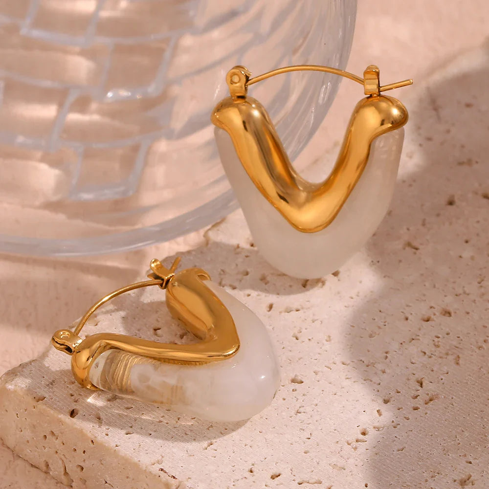 BowLift | 18k Classy V Hoop Earrings