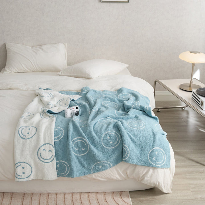 Smiley Blanket | Bowlift