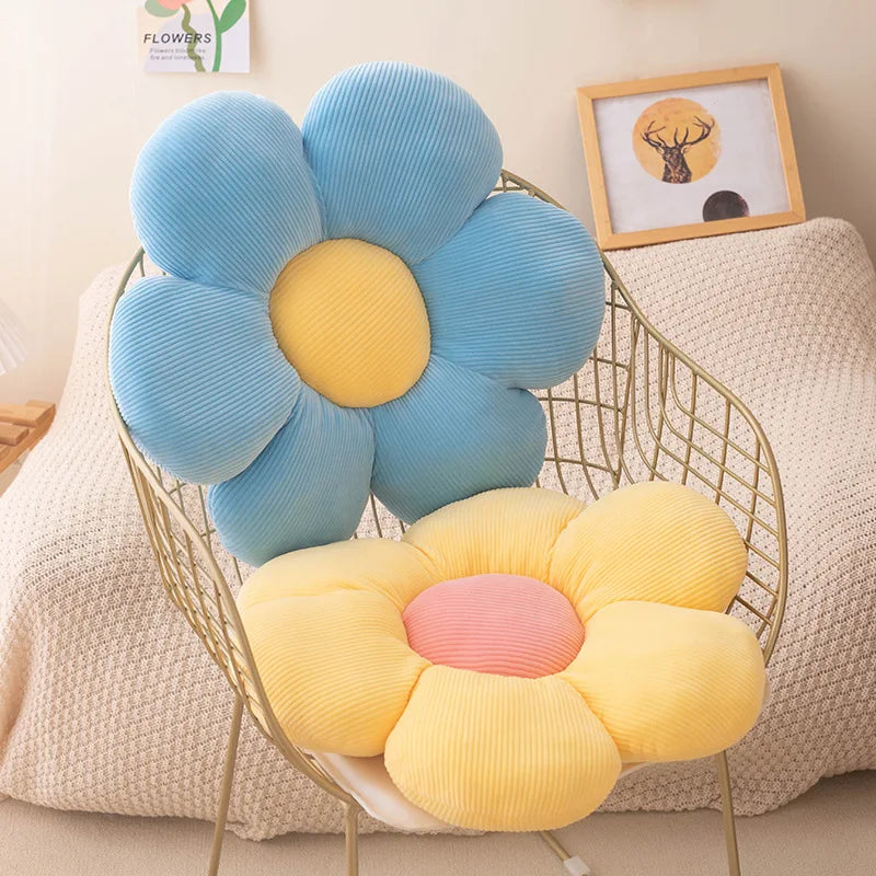 Daisy Plush Cushion | Bowlift