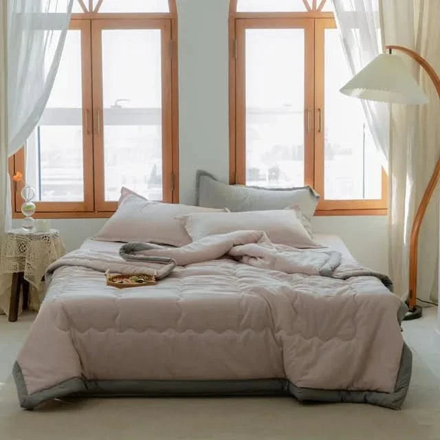 BowLift | ComfyLux - Premium Lightweight Blanket