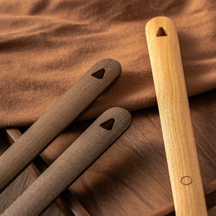 BowLift | Wooden long handle magnetic shoehorn