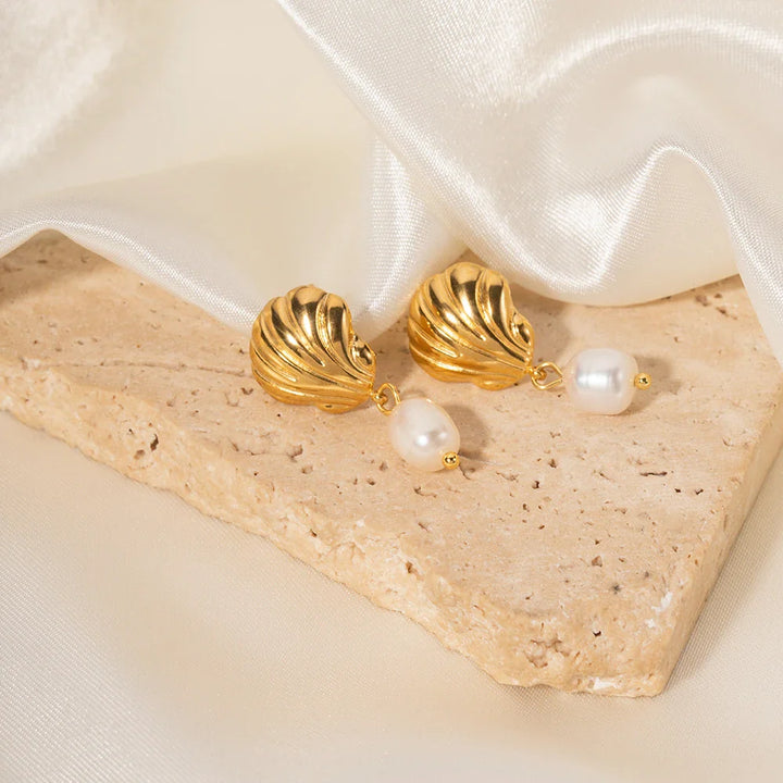 BowLift | Dainty Sea Shell Pearl Earrings