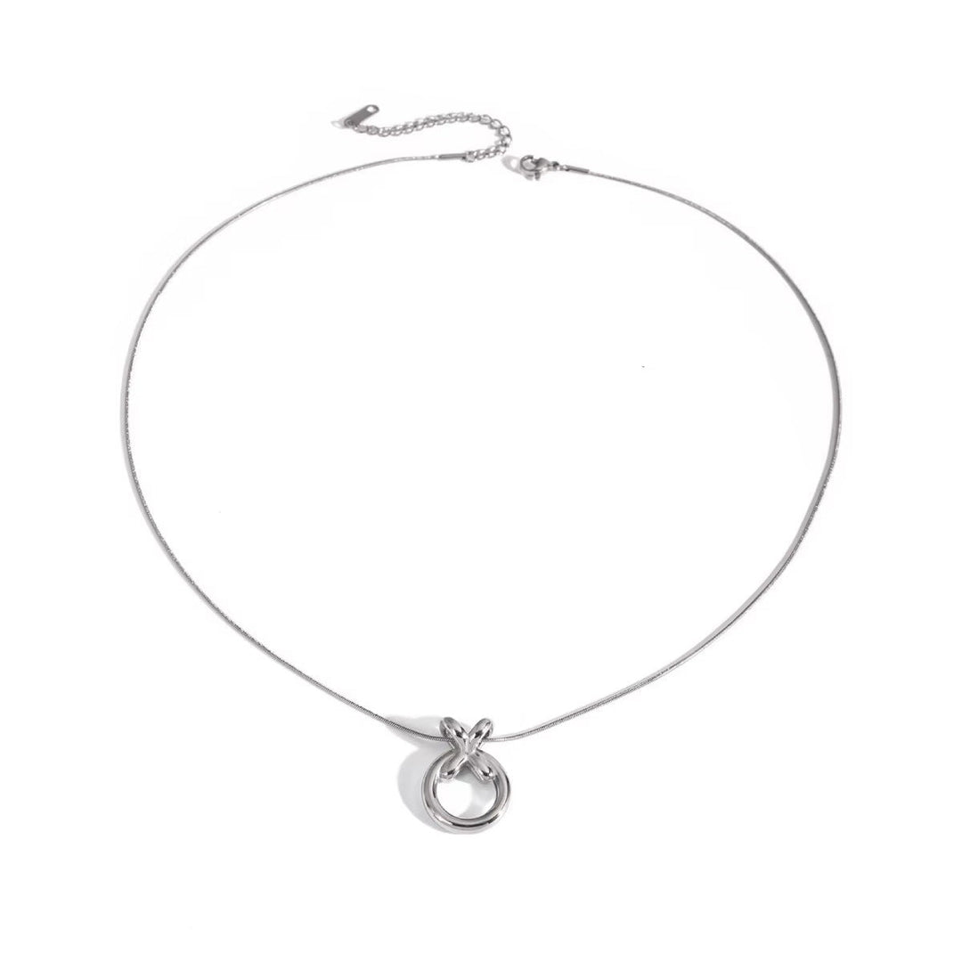 BowLift | Elegant XO Interlaced Necklace