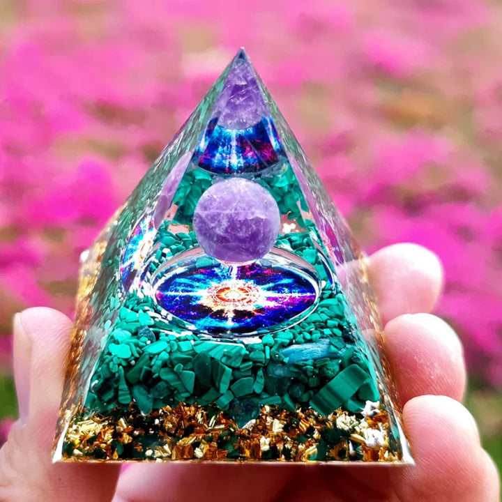 BowLift | Orgonite Pyramid with Amethyst Pendulum – Energy, Protection and Decoration