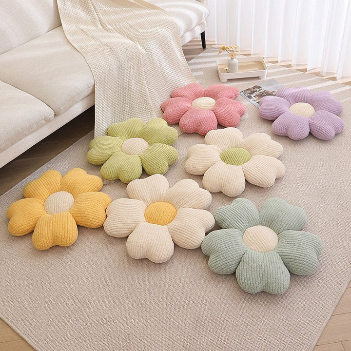 BowLift | Soft Clover Flower Decorative Pillow