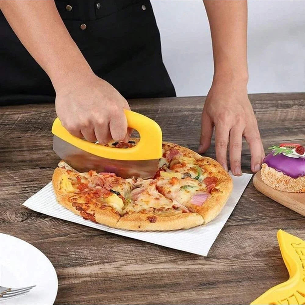 BowLift | Slicetta Pizza cutter made of stainless steel with protective cap | Round knife for precise cutting of pizza, herbs, cheese & dough | Ergonomic & dishwasher safe