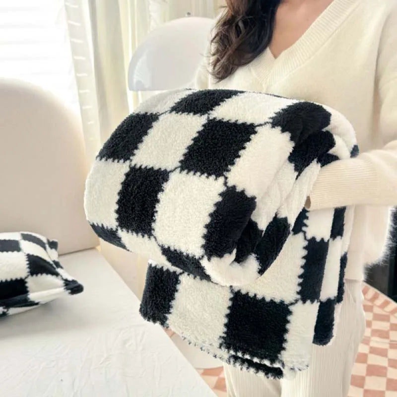 BowLift | Pandaluna Fleece Blanket with Check Pattern | Soft & Breathable | For Sofa, Bed & Office | Machine Washable | Pink/White