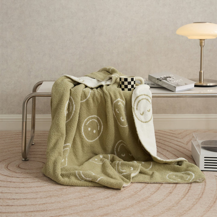 Smiley Blanket | Bowlift