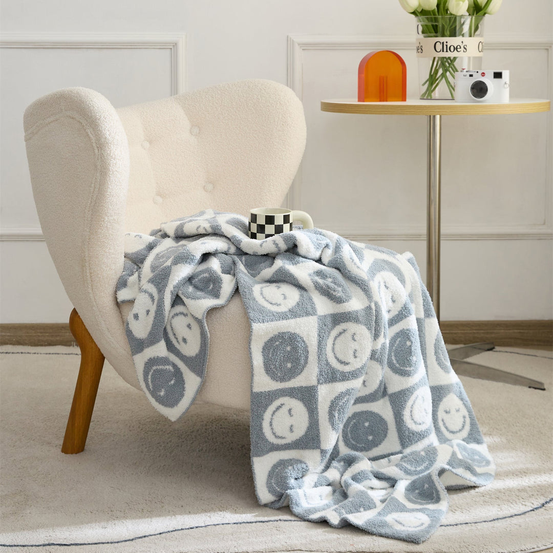 Smiley Checkered Blanket | Bowlift