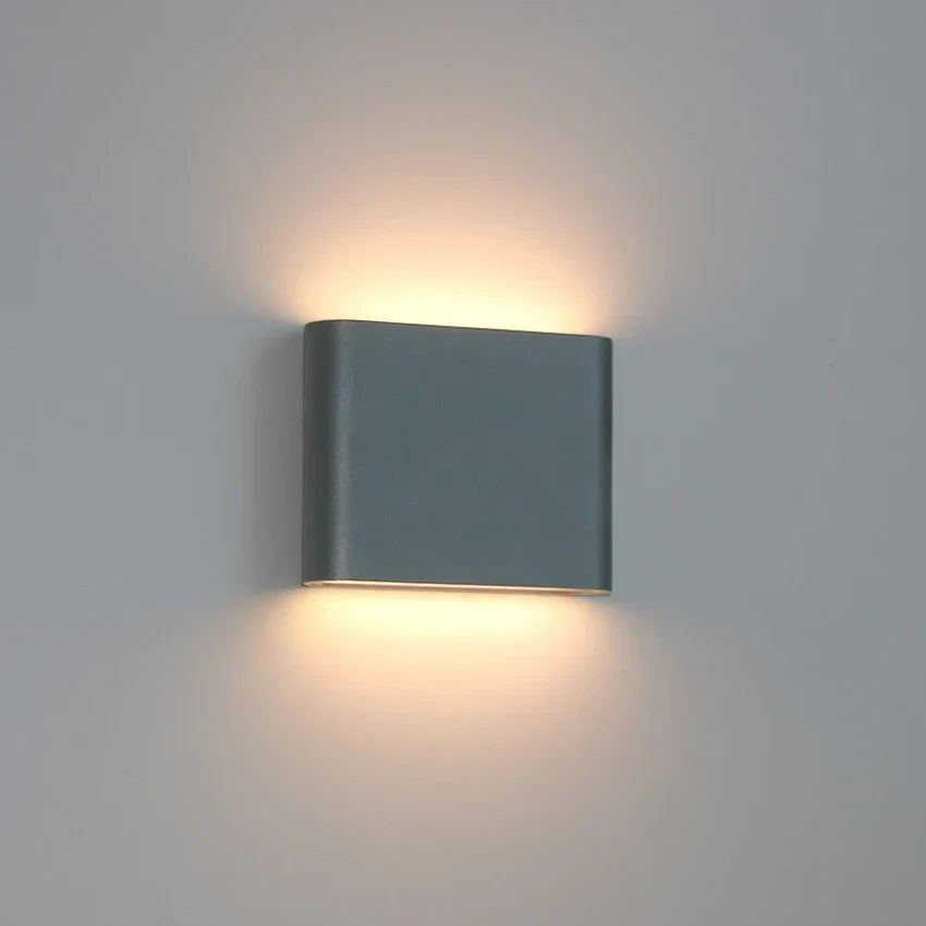 Weatherproof LED wall light, Robust decorative wall lamp for indoor and outdoor use | Bowlift