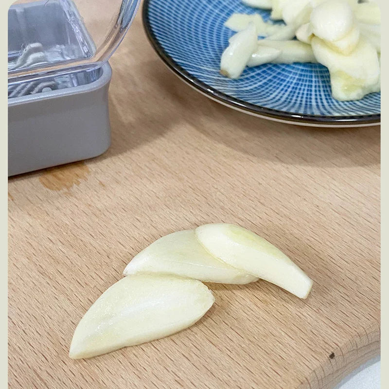 BowLift | GARLICO Garlic Press Hand Device | Manual Garlic Grater & Peeler | Stainless Steel & ABS | Kitchen Helper for Fine Chopping