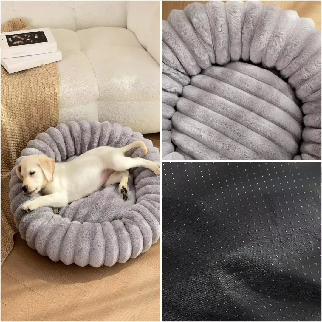Round donut dog bed made of plush with non-slip bottom Bowlift