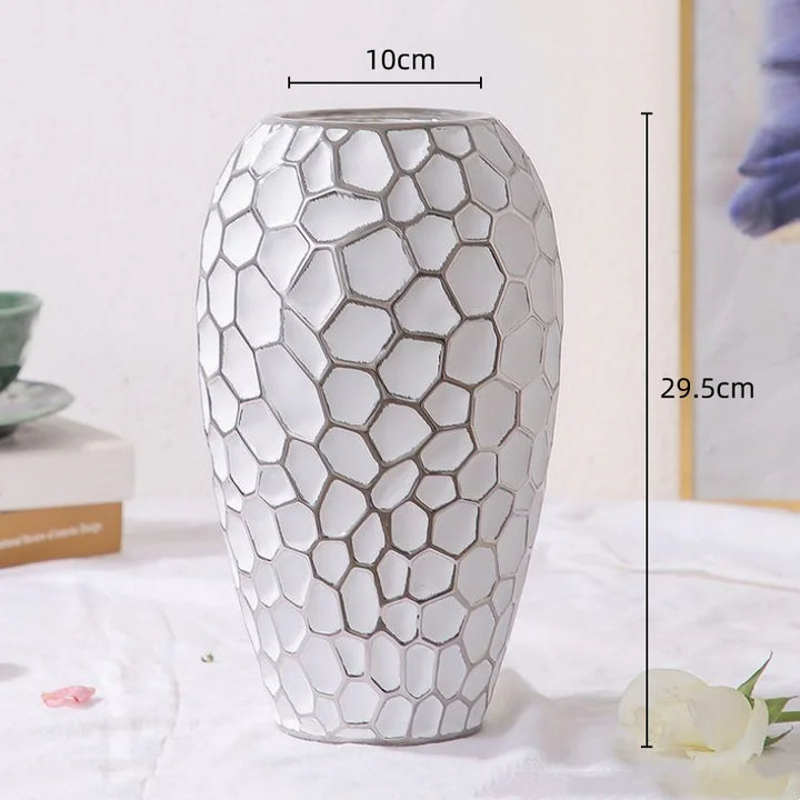 BowLift | Elegant ceramic vase with a gold accent