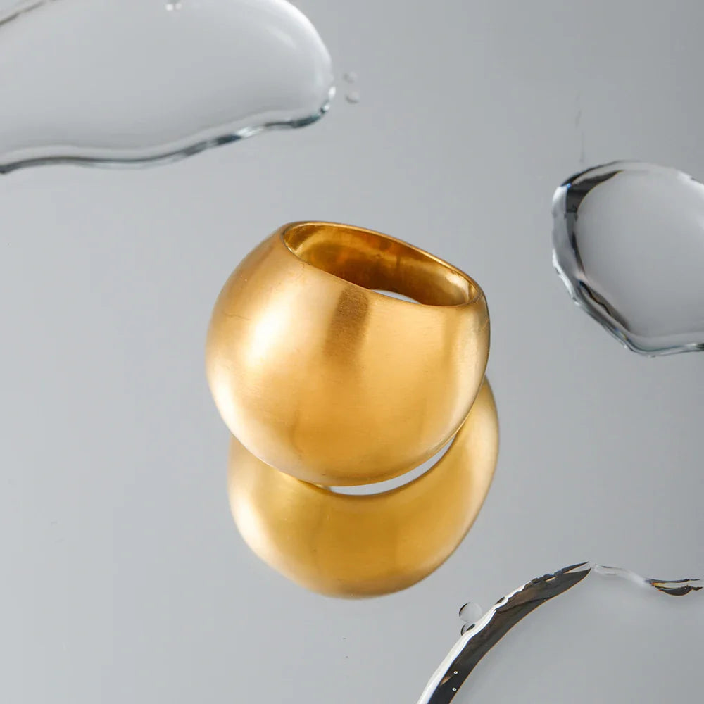 BowLift | 18k Bold Round Brushed Ring