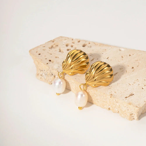 BowLift | Dainty Sea Shell Pearl Earrings