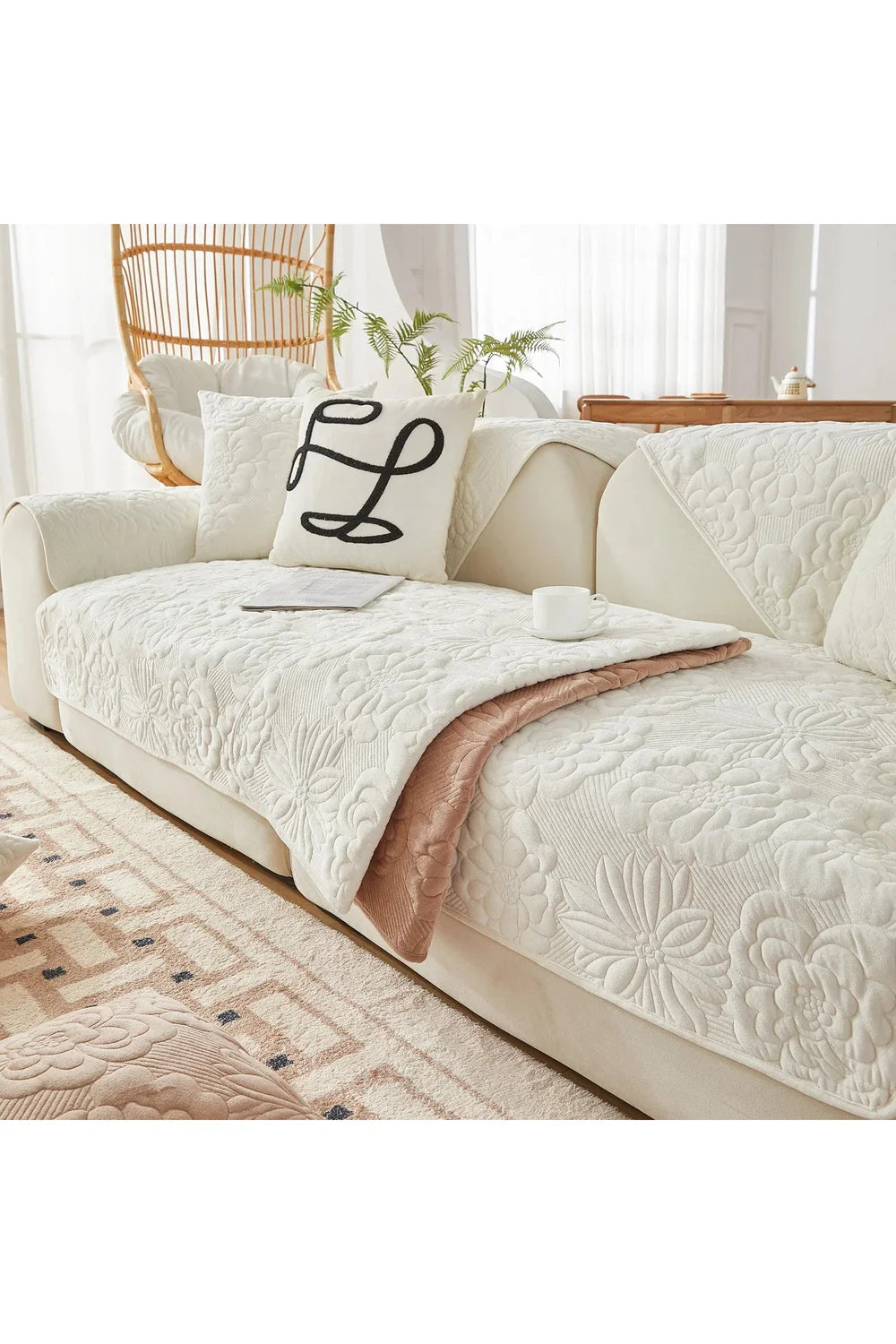 Plush sofa cover | Bowlift