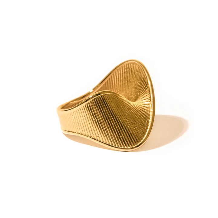BowLift | Spiral Twist Textured Ring